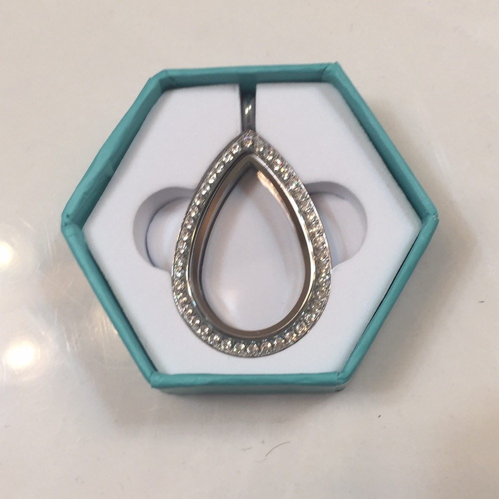 NIB Tear drop living locket Origami Owl